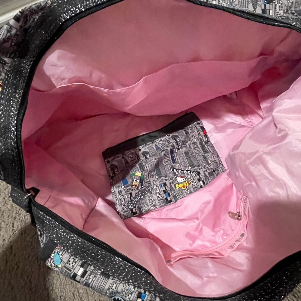Lesportsac Hello Kitty Sanrio city Weekender luggage duffle tote bag grey - Picture 4 of 4